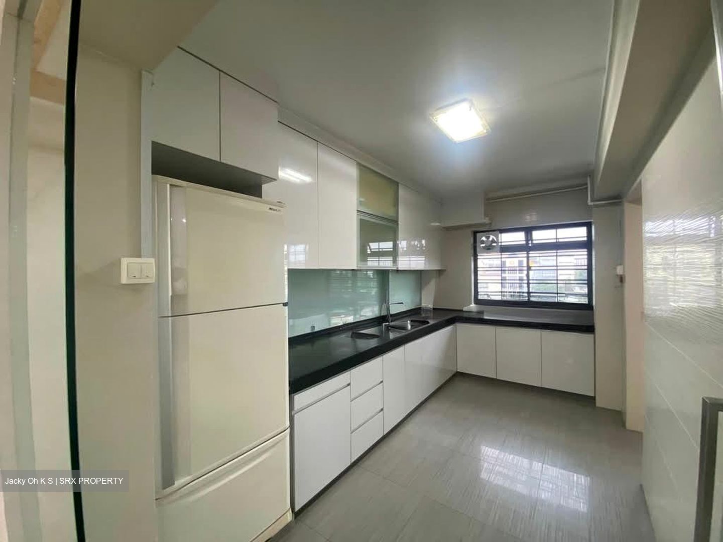 Blk 578 Hougang Avenue 4 (Hougang), HDB Executive #545092611